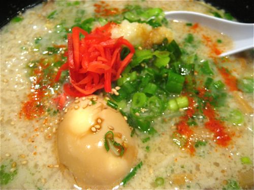 Lee Anne expertly garnished my bowl for optimal deliciousness