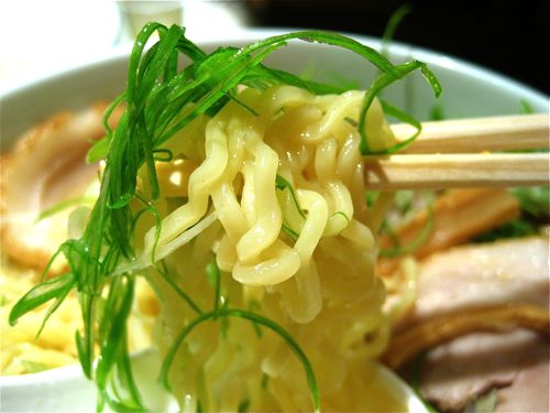 I swear that this is a DIFFERENT noodle-shot of a bowl of ramen than my last one