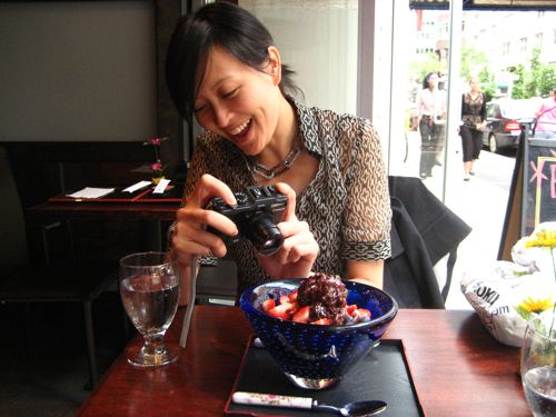 Tam Tam photographing our dessert