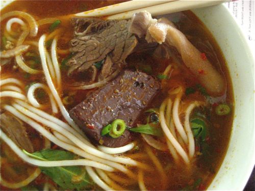 do you see that red clay color???  if you order bun bo and it doesn't look like this, push the bowl away from you and ask for the check.